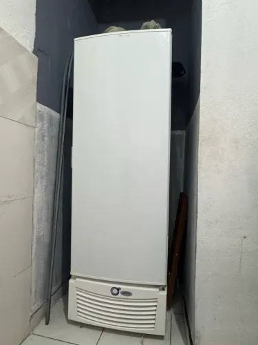 Freezer vertical 568L Fricon (220V) porta cega 