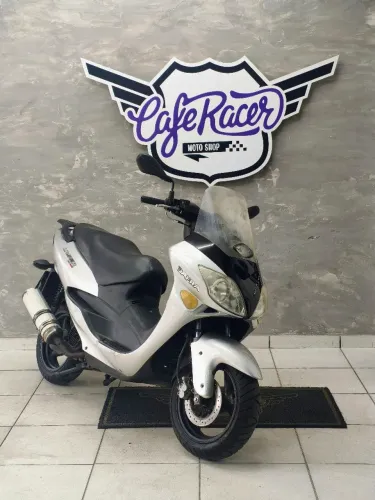 Automática com 8000 km Dafra Lazer 150