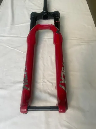 Suspensão Rock Shox Lyrik Ultimate 2.1 RC2