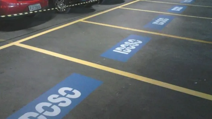 Pintura estacionamento, vaga cadeirante idoso