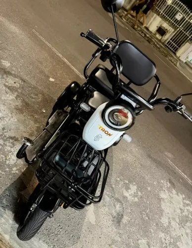 Triciclo Elétrico TRON 1000W - 3 Pessoas