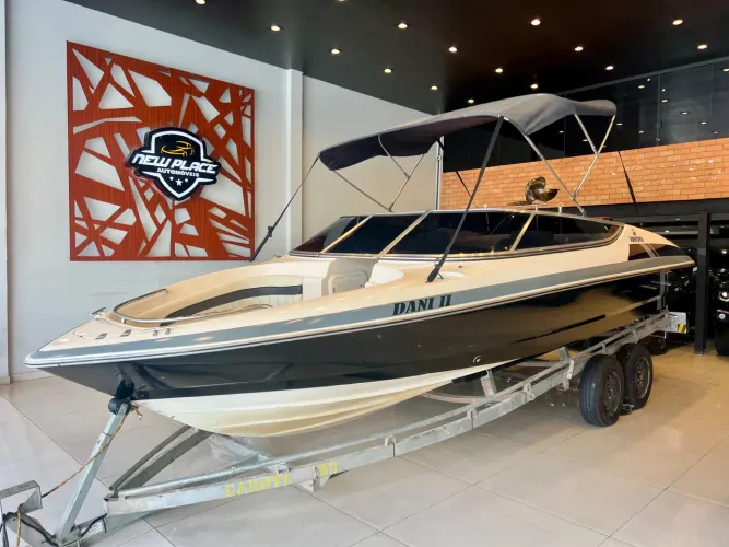 LANCHA VENTURA 22 PÉS MERCURY 150 HPS