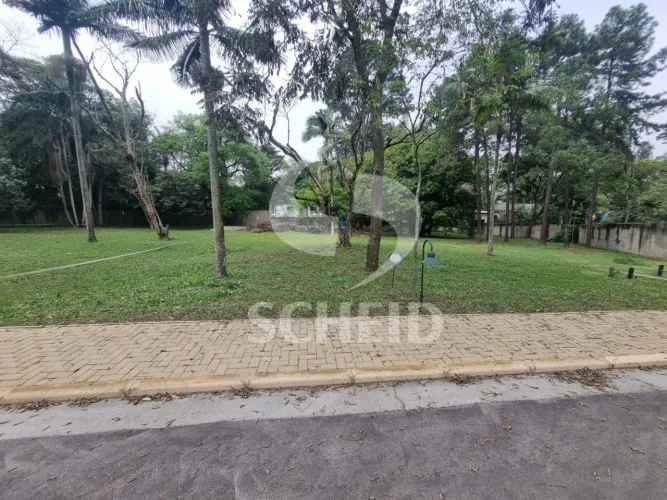 Terreno em Condomínio Fechado no Alto da Boa Vista de 819,53m2 com compensação ambiental a