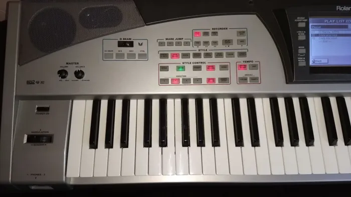 Teclado Roland E60