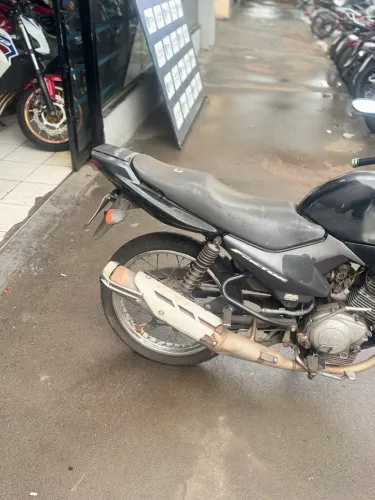 Vendo factor 125 modelo 2009