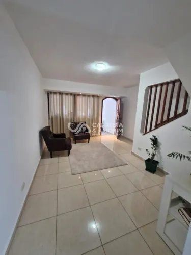 OPORTUNIDADE: Casa em Condomínio à Venda ou Locação em São Paulo-SP, Bairro Super Quadra M