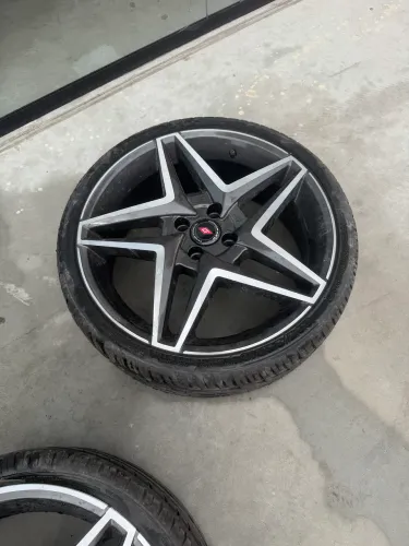 Roda aro 18 pneu 205/35