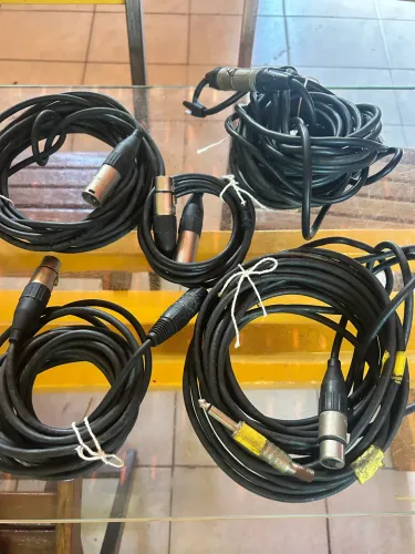 Cabos para som e microfone