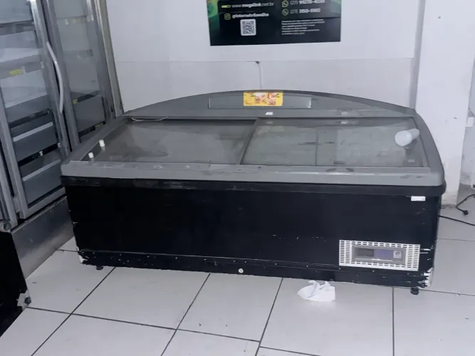Freezer Horizontal Comercial com Vidro - Para Conserto
