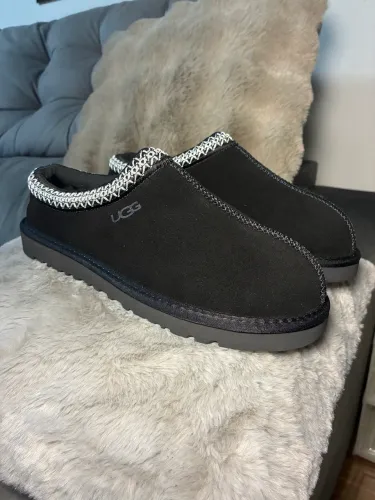 Bota UGG preta tamanho 41 nova