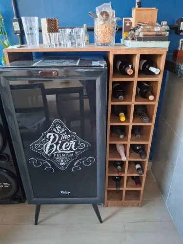 Móvel para frigobar com adega