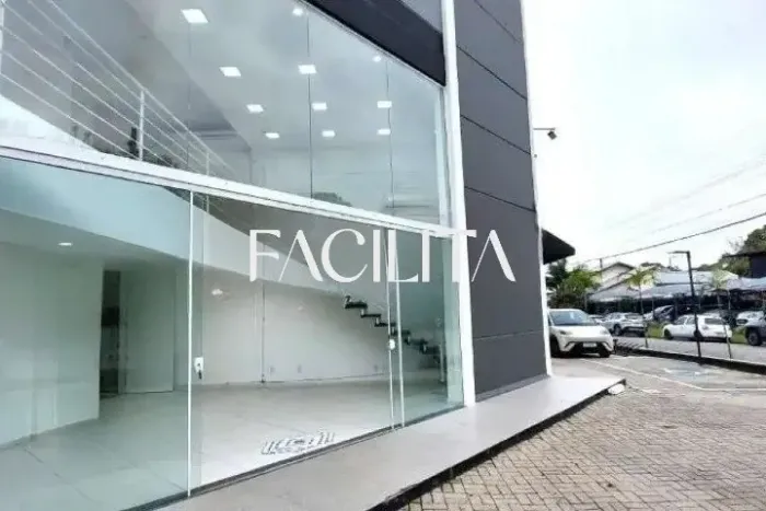 Loja comercial para locação no bairro Porto da Lagoa, Florianópolis.