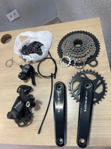 Grupo shimano ESSA 8v