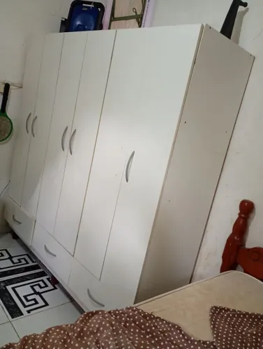 Guarda roupa de 6 portas 