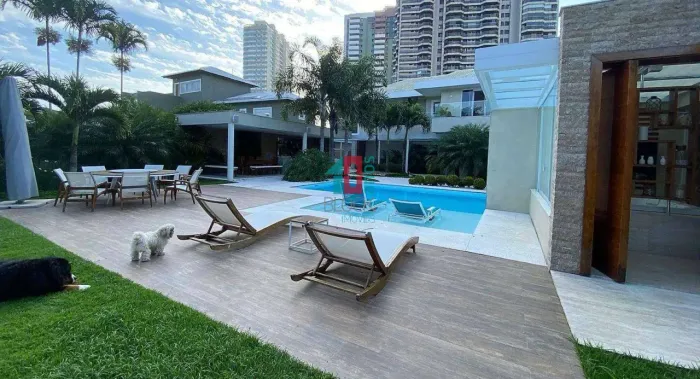 Barra da Tijuca | Casa de Condomínio 5 quartos, sendo 4 suites