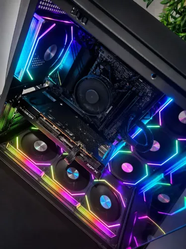 PC Gamer Aquário Completo - RX 7600 8GB | Ryzen 5 5600G | 16GB RAM | Pronto para Jogar!