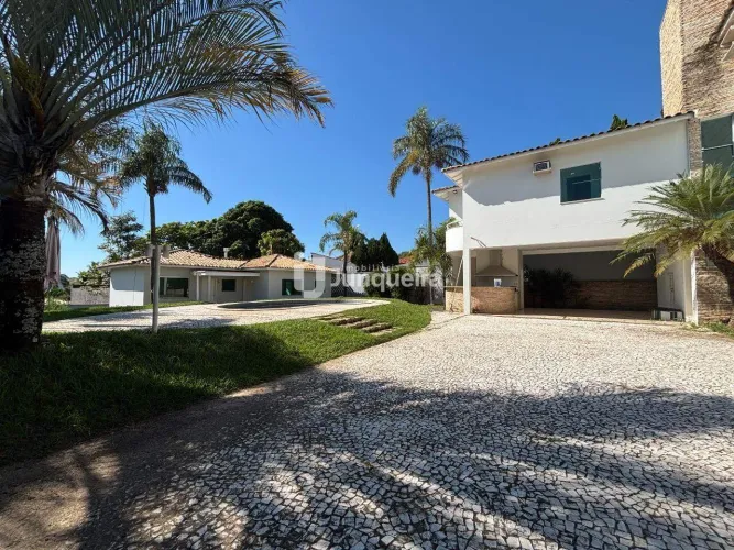 Casa à venda, 6 quartos, 5 suítes, 15 vagas, Centro - Águas de São Pedro/SP