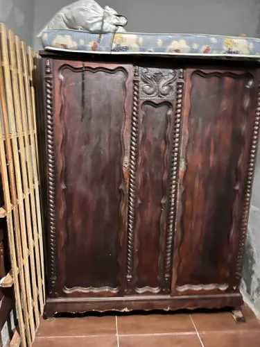 Guarda-roupa Antigo