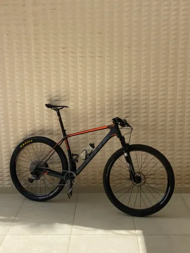 Scott Scale 910 Carbono (equipada Com K7 T-tiper)