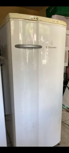 Geladeira Eletrolux 689 reais