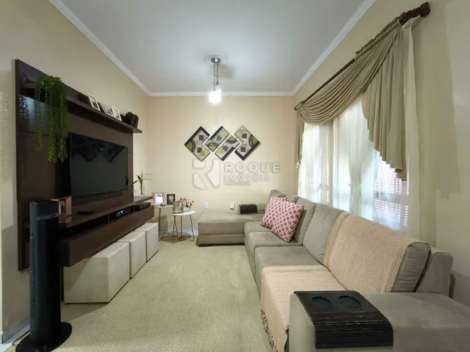 Casa Residencial à Venda em Limeira/SP 4 Quartos (1 Suíte), 3 Banheiros e Churrasqueira