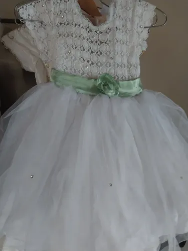 Vestidos de daminhas. 03 a 10 anos.