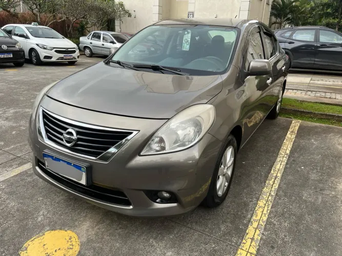 Nissan Versa SL 1.6 16V Flex Fuel 4P Mec. 2013