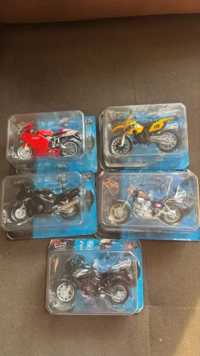 Carros e motos de colecionador