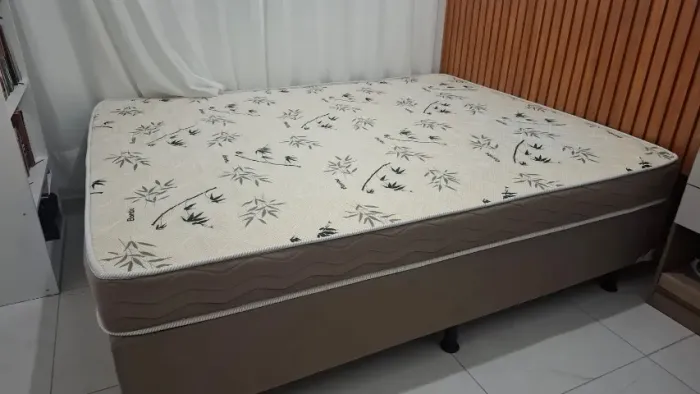 Cama Box Queen com Colchão