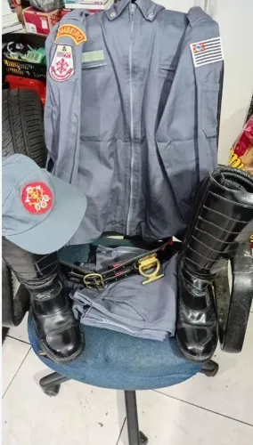 Uniforme Bombeiro Civil , Cuturno N° 40 , Calça 44 , Gandola Tam. 4 , Cinto 0.9 , boné