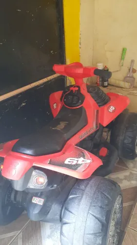 Vendo quadriciclo infantil elétrico