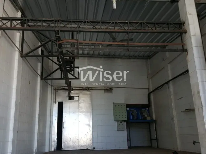 Galpão comercial para locação, 250m2 de área, 100m2 de câmaras frigoríficas, Jardim Guanab