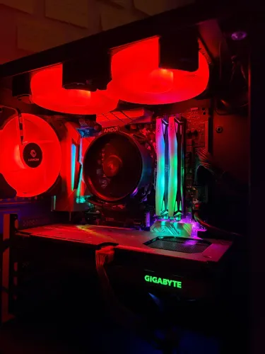 PC Gamer Ryzen 7 5700X + RTX 4060 8GB + 16GB RAM + SSD 500GB + Monitor 240hz