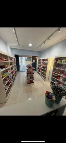 Vendo loja de maquiagem e acessórios 