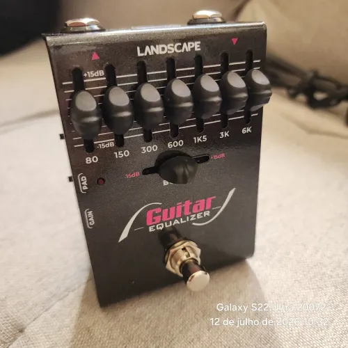 Landscape guitar equalizer