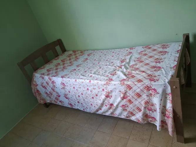 Cama solteiro com colchão 