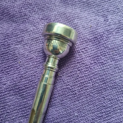 BOCAL TROMPETE CONN 7C