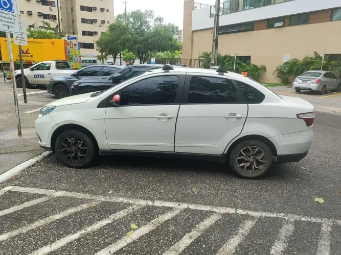 Fiat Grand Siena Tetrafuel 1.4 EVO F. Flex 8V 2013