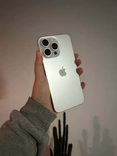 iPhone 15 Pro Max 256gb na garantia