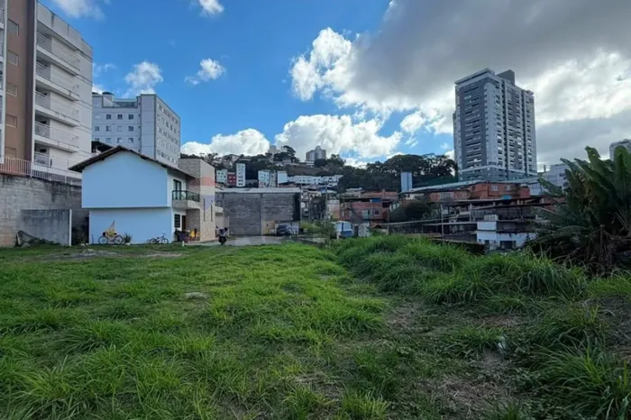 Amplo Terreno com 1.406,60 m² no Bairro Teixeiras Juiz de Fora