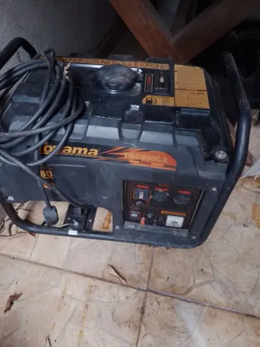 Gerador Toyama Tc2800cx, bivolt 2,5kva.
