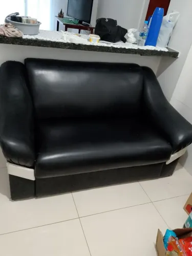 Sofá couro 3 lugares