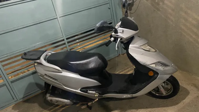 Suzuki Burgman 125 2011 - R$ 7.500