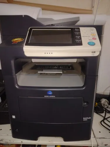 Impressora multifuncional Konica Minolta 4050