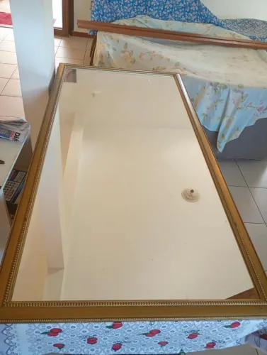 Espelho retangular com moldura lindíssima.Faço entrega.