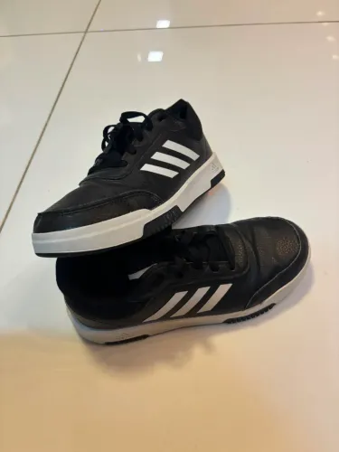 Tênis adidas preto