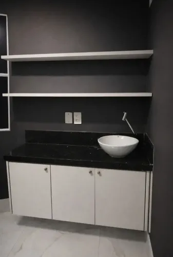 Conjunto Premium: Balcão com cuba + Tampo em pedra + Prateleiras 