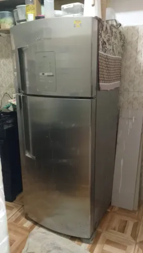 Vende-se geladeira usada.