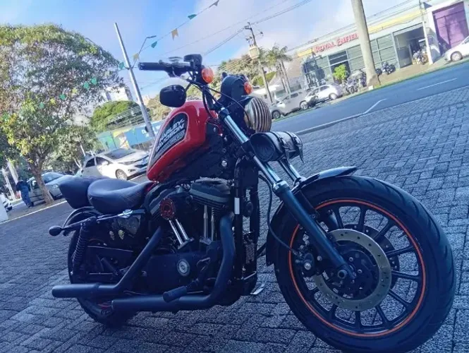 Harley Davidson XL883 R 2012