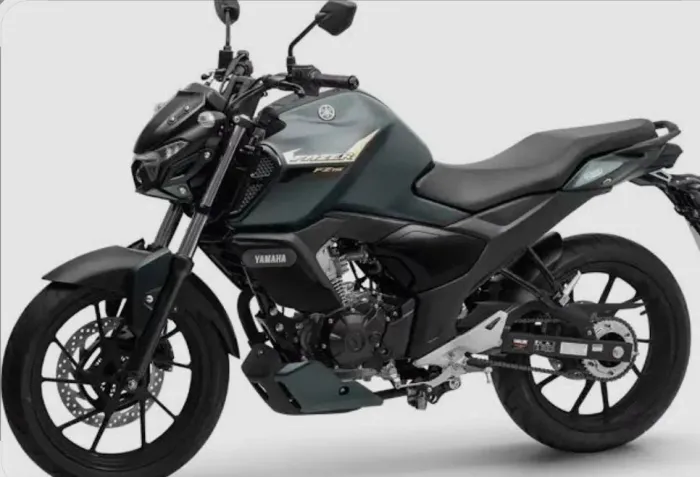 Passo dívida de moto  7 mil , mais parcelas.